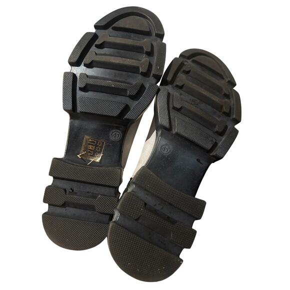 Free People Brooks Lug Sole Chelsea Boot Grey Suede Sz. 41 (US 11) - Picture 3 of 11